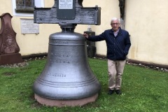 Die Marien-Glocke im neuen Glanz dank der Arbeit von Ewald Simon. foto©ka