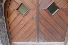 Renovationsarbeiten am Eingang zur Sägendobelkapelle