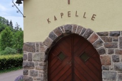 Renovationsarbeiten am Eingang zur Sägendobelkapelle