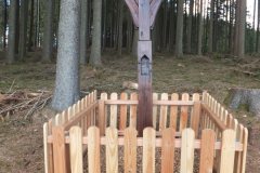 Das Wegkreuz an der Tausendmeter Bank