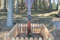 Das Wegkreuz an der Tausendmeter Bank